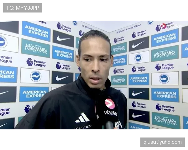 本赛季较上季更主导出球，范戴克压制中锋解围