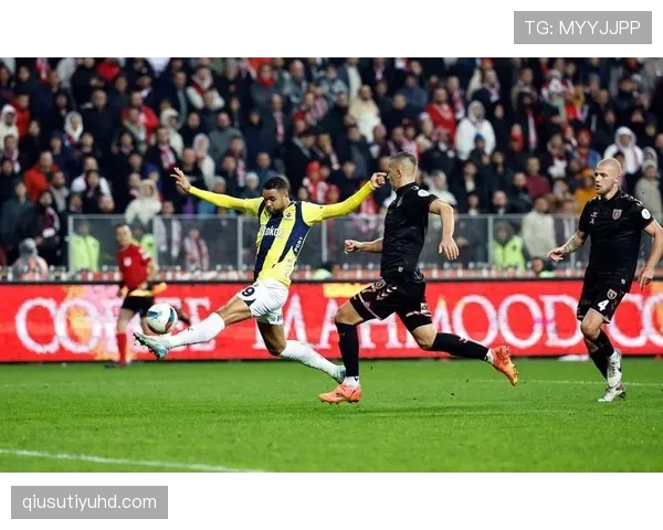 奥斯梅恩与弗拉霍维奇：传统9号的两种演绎