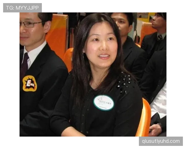 伏明霞跳水拿金牌那会儿，家里还在为她省饭钱买训练服